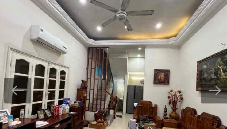 Cho thuê nhà nguyên căn 12tr ngõ 78,Giải Phóng, cạnh viện Tai Mũi họng TW, Đống Đa,Hà Nội